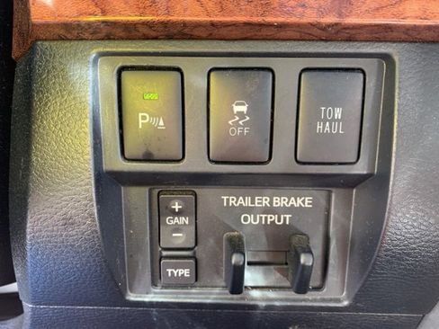 Used 2017 Toyota Tundra 1794 Edition image 31