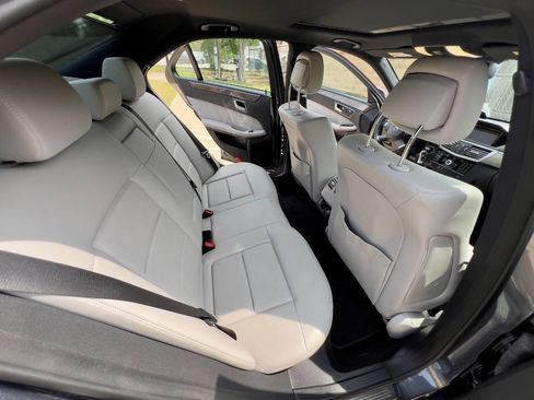 Used 2010 Mercedes-Benz E 350 Sedan image 18