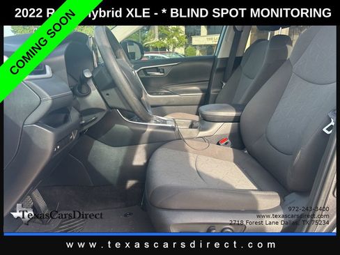 Used 2022 Toyota RAV4 XLE w/ Convenience Package image 6