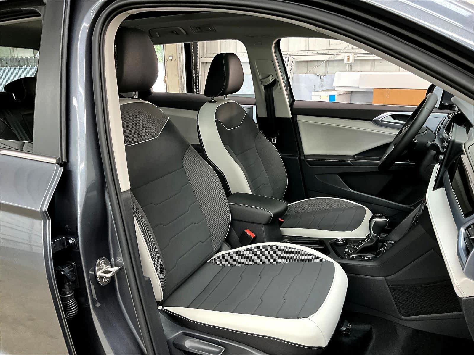 New 2026 Volkswagen Taos SE AWD/4WD image 12