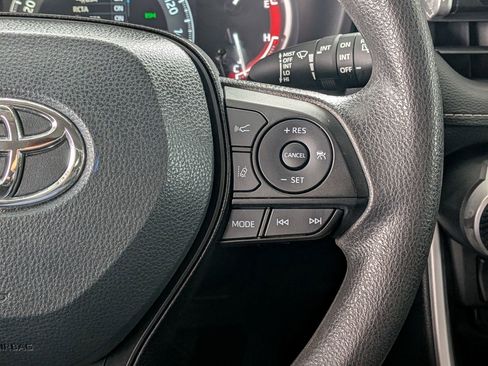 Certified 2025 Toyota RAV4 XLE FWD image 16
