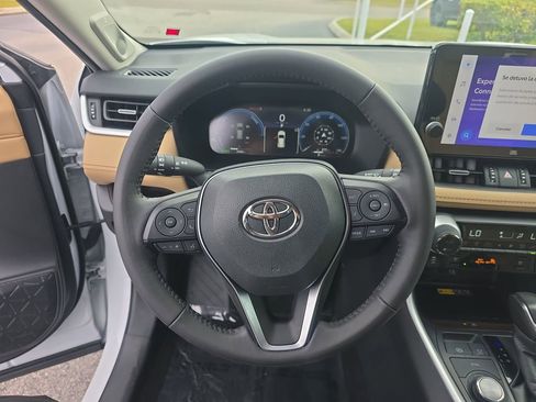 Used 2024 Toyota RAV4 Limited image 29