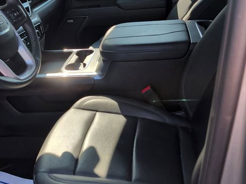 Used 2025 GMC Sierra 2500 SLT w/ SLT Premium Package image 9