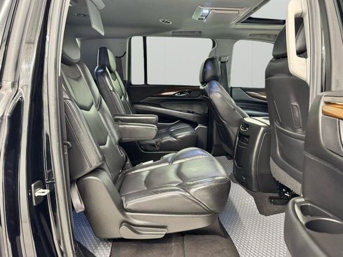 Used 2020 Cadillac Escalade ESV Luxury w/ Escalade Sport Edition RWD image 18