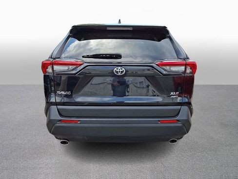 Used 2024 Toyota RAV4 XLE AWD/4WD image 5