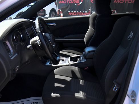 Used 2020 Dodge Charger Scat Pack w/ Dynamics Package RWD image 17