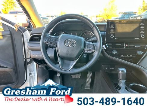 Used 2024 Toyota Camry SE image 17