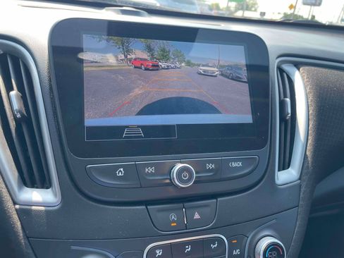 Used 2025 Chevrolet Malibu LT FWD image 19