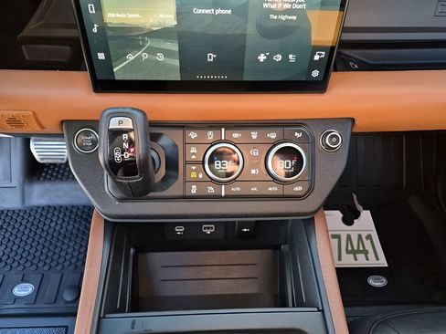 Used 2024 Land Rover Defender 130 X image 40