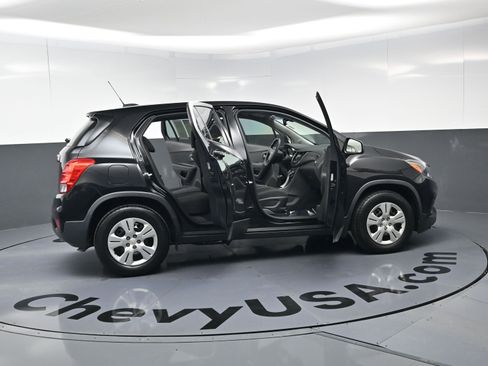 Used 2018 Chevrolet Trax LS image 24