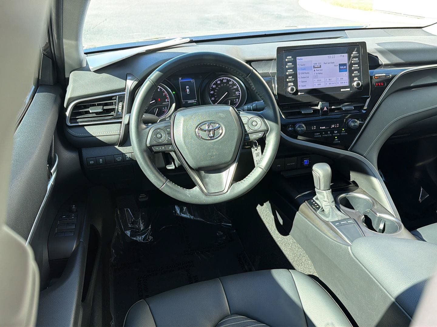 Used 2023 Toyota Camry SE FWD image 18