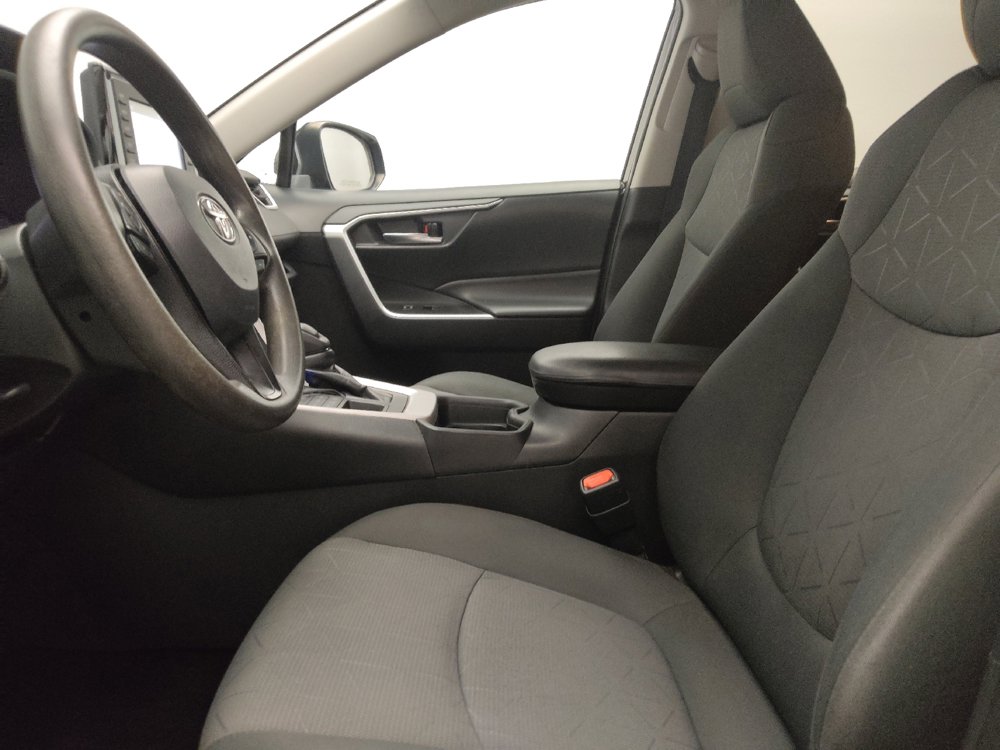 Used 2021 Toyota RAV4 XLE AWD/4WD image 17
