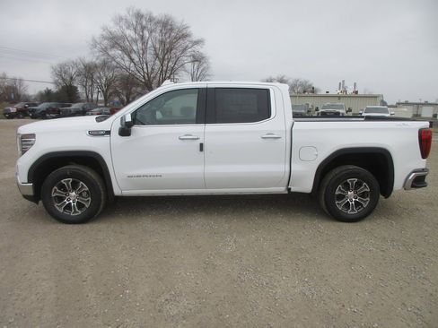 New 2026 GMC Sierra 1500 SLT w/ SLT Convenience Package image 9