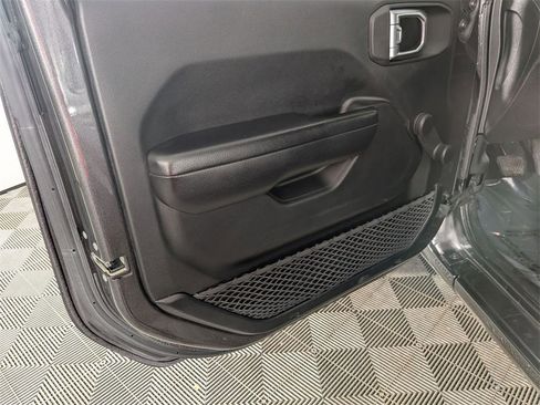 Certified 2018 Jeep Wrangler Unlimited Sport image 13