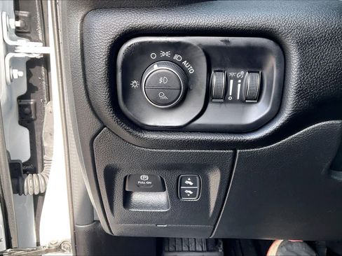 Used 2025 RAM 1500 Lone Star image 32