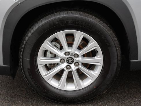 Used 2025 Toyota Grand Highlander AWD image 11