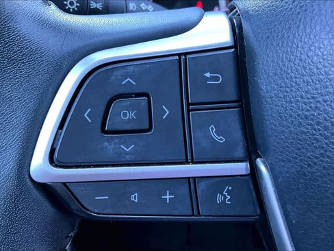 Used 2023 Toyota Highlander XSE image 21