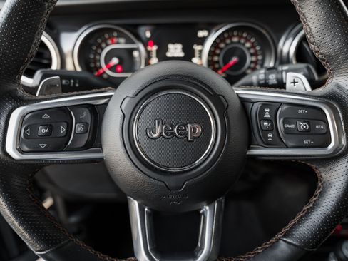 Used 2021 Jeep Wrangler Unlimited Rubicon w/ Xtreme Recon 35" Tire Package image 17