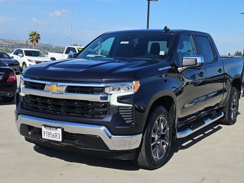 Used 2022 Chevrolet Silverado 1500 LT image 1