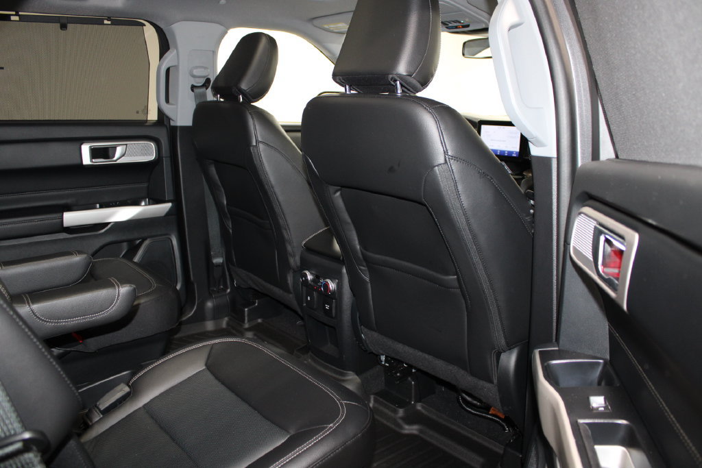 Used 2021 Ford Explorer Limited w/ Hybrid Equipment Group 310A AWD/4WD image 22