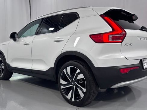Used 2024 Volvo XC40 B5 Plus w/ Protection Package Premier AWD/4WD image 8