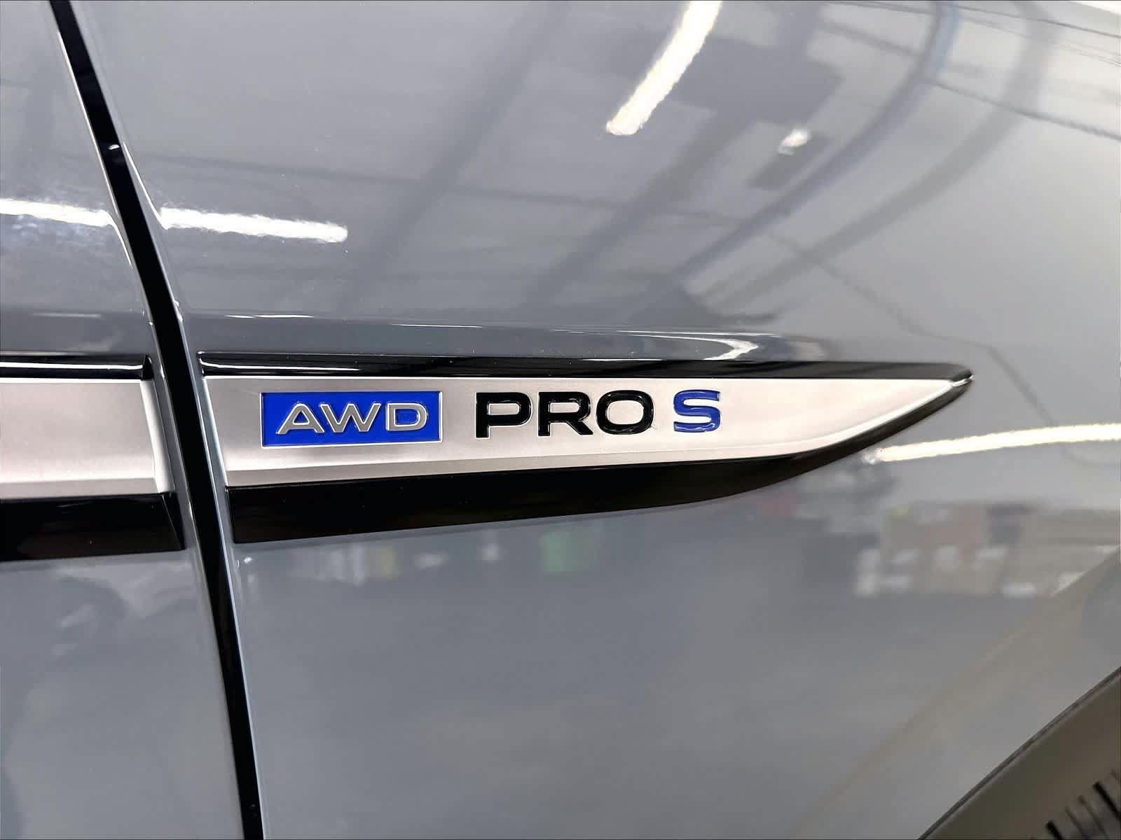 Used 2023 Volkswagen ID.4 Pro S Plus AWD/4WD image 27