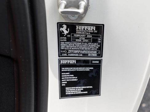 Used 2024 Ferrari Roma Spider RWD image 31