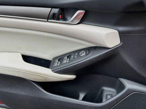 Used 2018 Honda Accord LX image 20