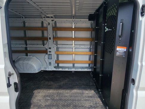 Used 2025 RAM ProMaster 2500 w/ U-Haul Equipment Group FWD image 19