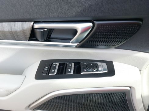 Used 2025 Kia Telluride EX w/ EX Captain's Chair Package image 30