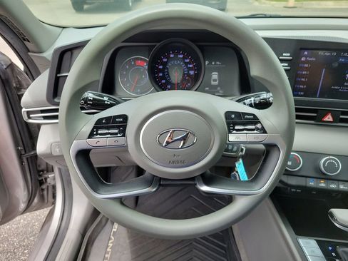 Certified 2021 Hyundai Elantra SE image 23