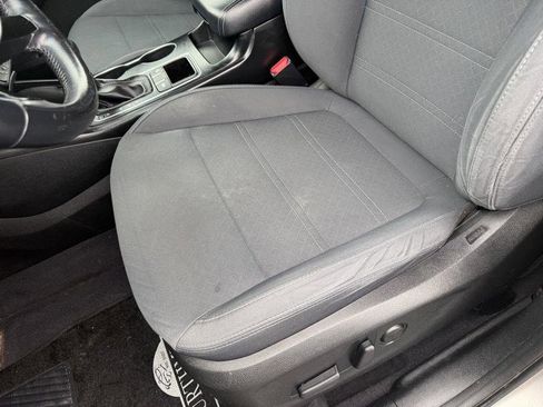 Used 2019 Kia Sorento LX w/ LX Convenience Package image 17