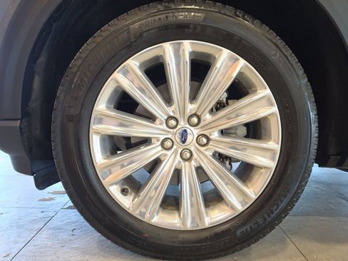 Used 2024 Ford Explorer Limited w/ Limited Technology Package AWD/4WD image 13