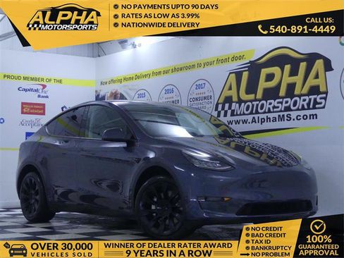 Used 2023 Tesla Model Y AWD image 1