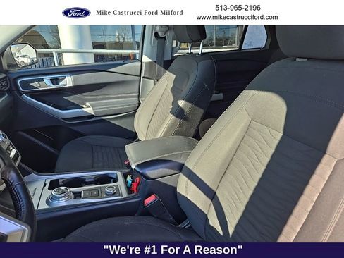 Used 2021 Ford Explorer XLT image 12