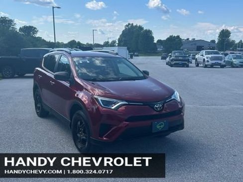 Used 2018 Toyota RAV4 LE AWD/4WD image 1