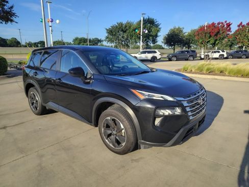 Used 2024 Nissan Rogue SV FWD image 15