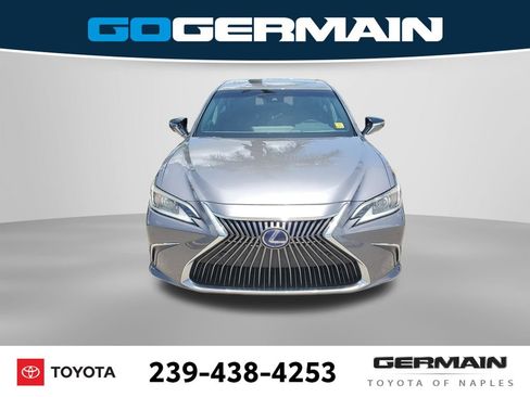 Used 2020 Lexus ES 300h w/ Premium Package FWD image 2