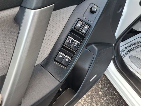 Used 2018 Subaru Forester 2.5i Limited image 14