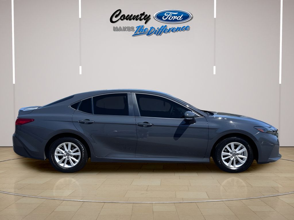 Used 2025 Toyota Camry LE FWD image 7