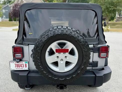 Used 2014 Jeep Wrangler Unlimited Sport w/ Quick Order Package 23S AWD/4WD image 6