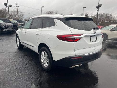 Used 2019 Buick Enclave Essence image 3