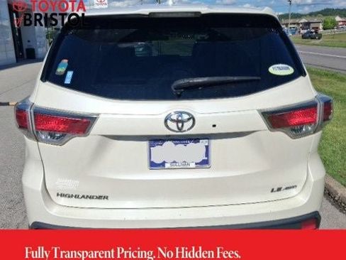 Used 2014 Toyota Highlander Plus AWD/4WD image 10