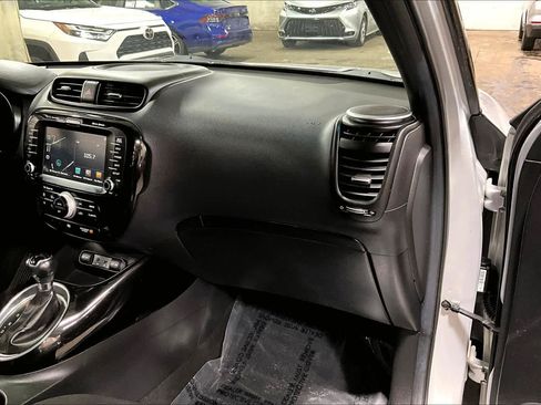Used 2015 Kia Soul ! w/ Sun & Sound Package image 19