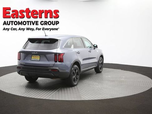 Used 2023 Kia Sorento LX AWD/4WD image 38