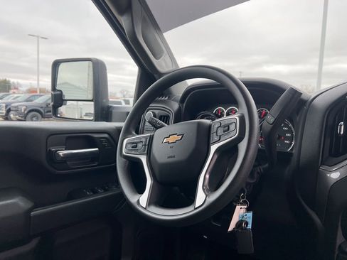 Used 2023 Chevrolet Silverado 2500 Custom w/ Custom Value Package image 14