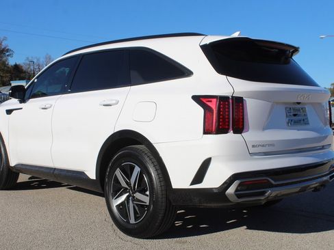 Used 2023 Kia Sorento EX image 7