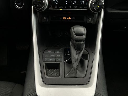 Used 2025 Toyota RAV4 XLE image 24