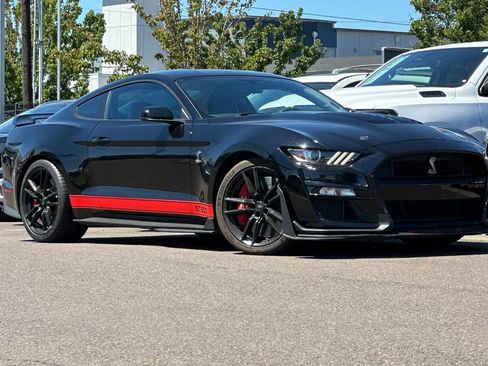 Used 2021 Ford Mustang Shelby GT500 w/ Technology Package RWD image 2