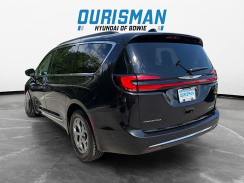 Used 2023 Chrysler Pacifica Limited FWD image 4
